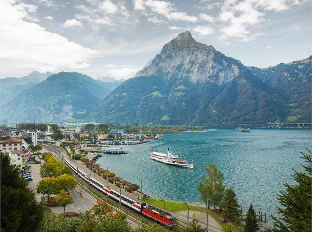 1_Gotthard Panorama Express -Schoene-Aussichten-Touristik-Fluelen1-©SBB CFF FFS